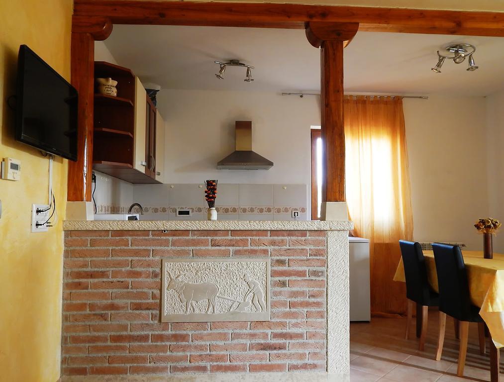 Apartment Karmen Porec Bagian luar foto