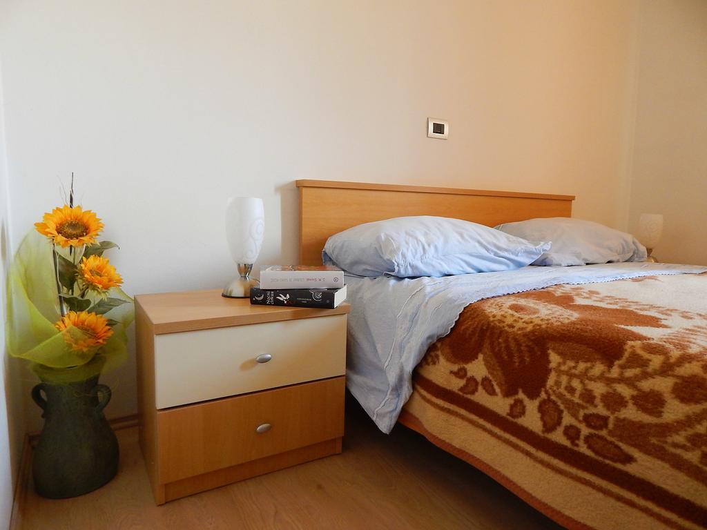 Apartment Karmen Porec Bagian luar foto